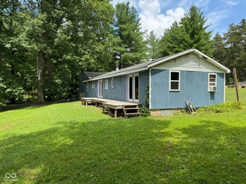 Photo of 915 W Lakeview Drive, Nineveh, IN