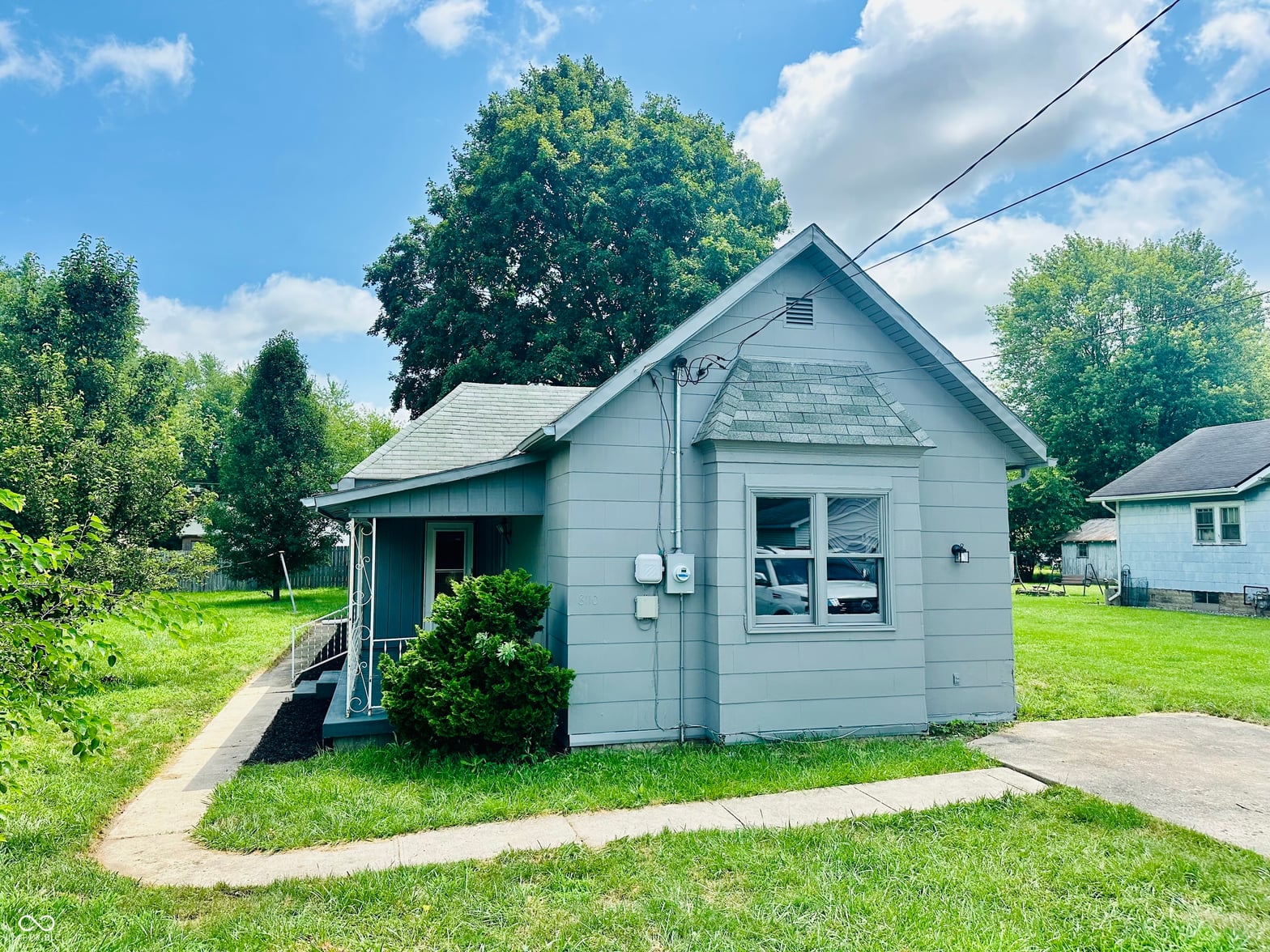 Photo of 8110 S Edwards Avenue, Daleville, IN