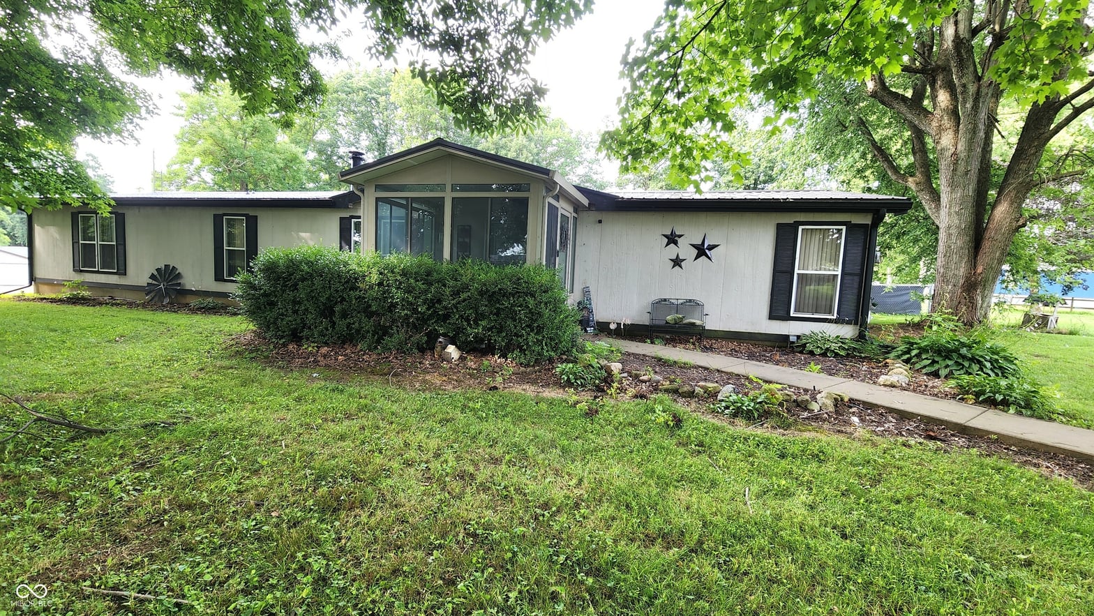 Front exterior at 1003 Oak Drive, Kingman, IN