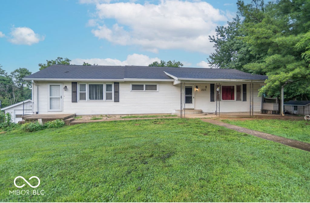 Photo of 225 N Hartstrait Road, Bloomington, IN