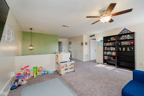 Loft — 1060 Frogs Leap, Cicero, IN