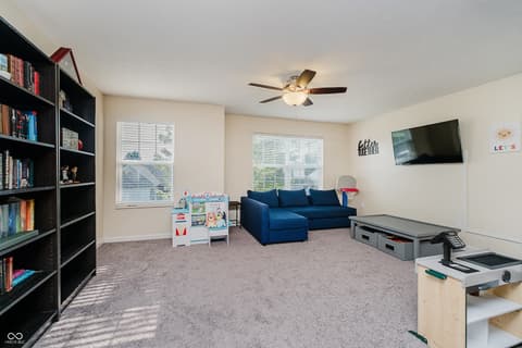 Loft — 1060 Frogs Leap, Cicero, IN