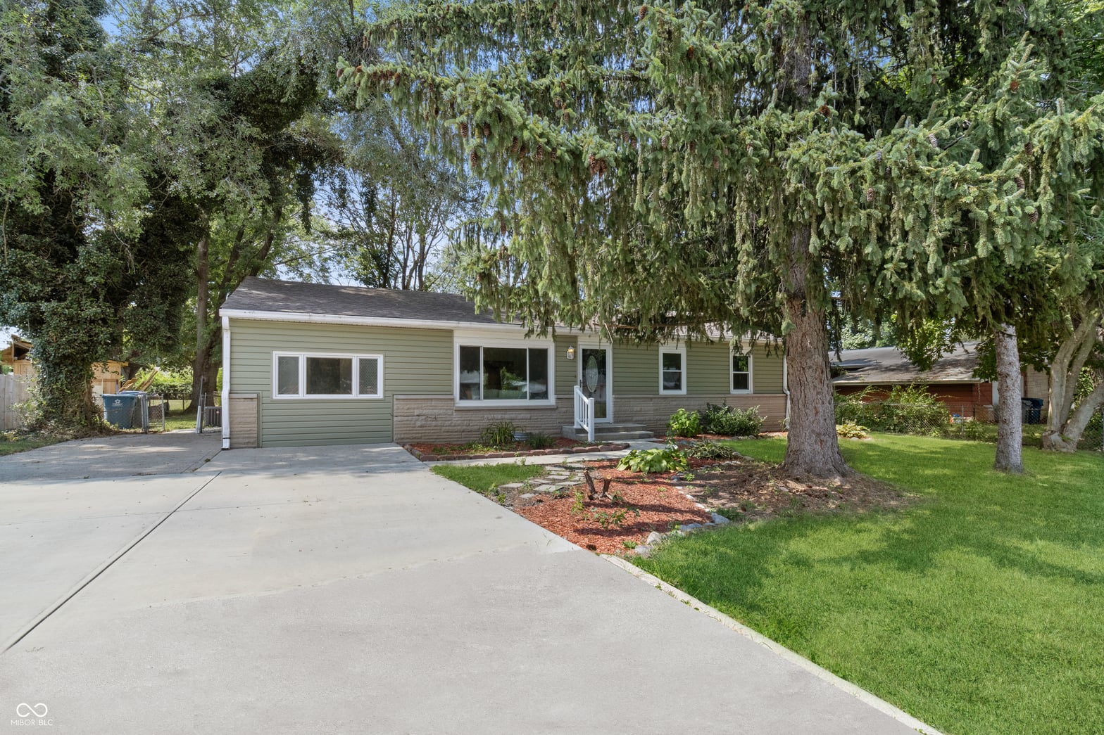 Front exterior at 341 Lakeview Drive, Noblesville, IN