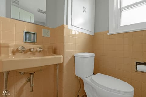 Bathroom at 1615 S Main Street, Tipton, IN