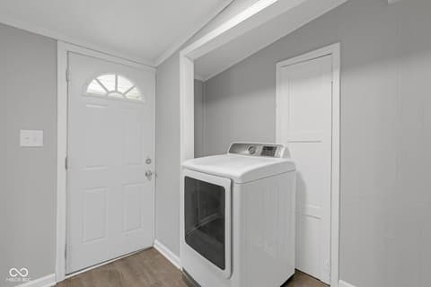 Laundry room at 1615 S Main Street, Tipton, IN