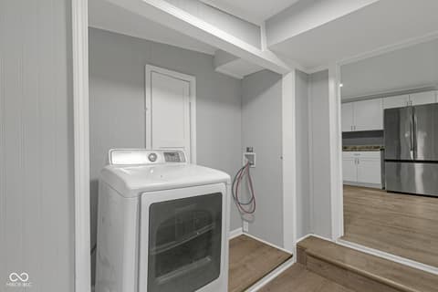 Laundry room at 1615 S Main Street, Tipton, IN