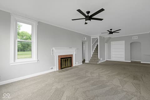 Living room at 1615 S Main Street, Tipton, IN