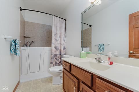 Photo of 324 Abbedale Court, Carmel, IN