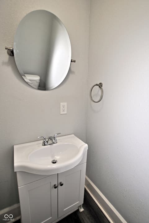 Photo of 990 E Washington Street, Martinsville, IN