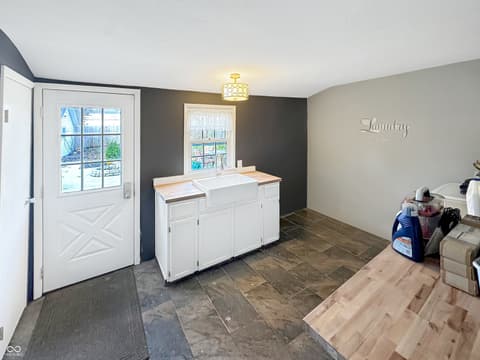 Laundry room at 460 E Harrison Street, Martinsville, IN