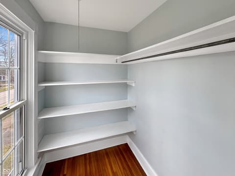 Walk In Closets — 460 E Harrison Street, Martinsville, IN