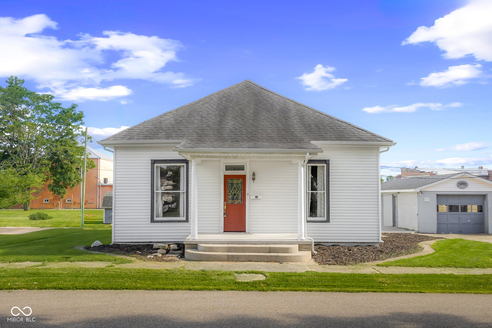 Photo of 329 Cross Street, Hope, IN
