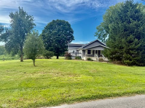 6913 E County Road 200 N