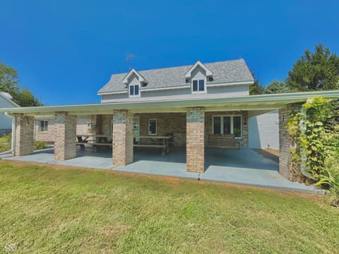 Photo of 11943 Hopkins Lane, Loogootee, IN