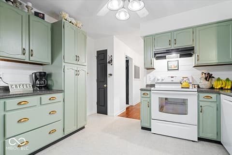 Kitchen at 6011 Buttonwood Drive, Noblesville, IN