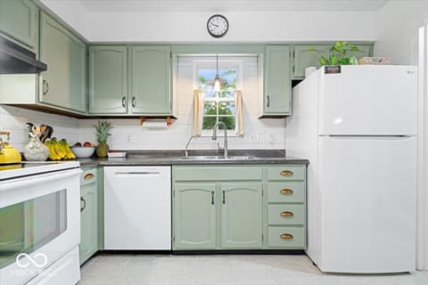 Kitchen at 6011 Buttonwood Drive, Noblesville, IN