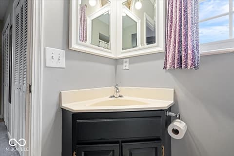 Bathroom at 6011 Buttonwood Drive, Noblesville, IN