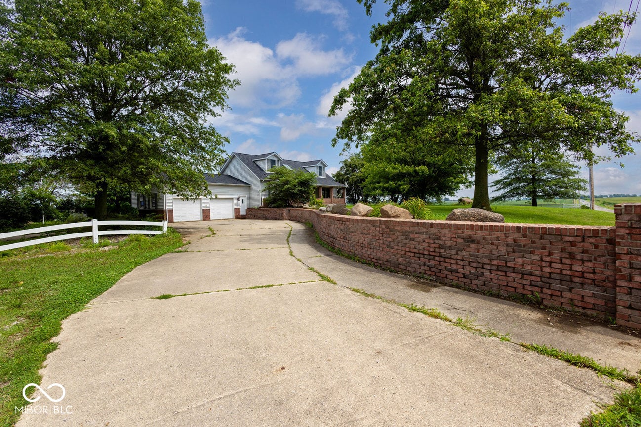 Photo of 7176 E State Road 234, Ladoga, IN