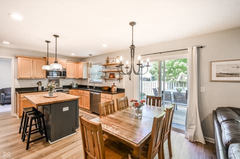 Dining room at 9672 Troon Ct, Carmel, IN