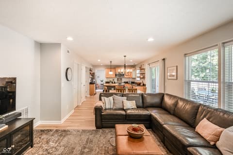 Living room at 9672 Troon Ct, Carmel, IN