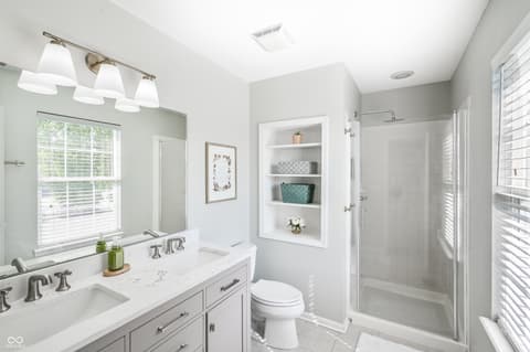 Primary bathroom at 9672 Troon Ct, Carmel, IN