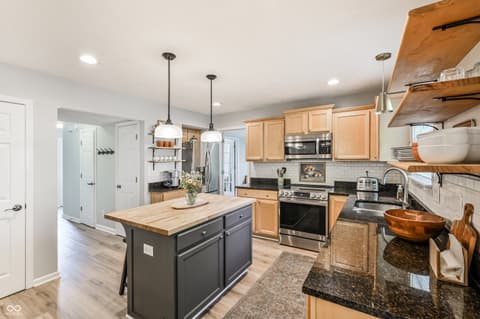 Kitchen at 9672 Troon Ct, Carmel, IN