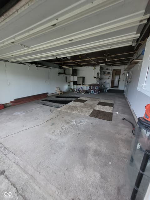 Garage at 814 Mill Street, Tipton, IN