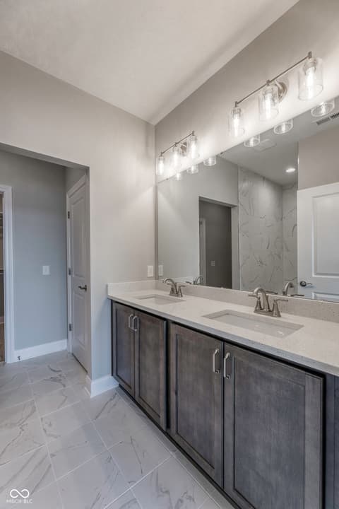 Primary bathroom at 14890 E Keenan Circle, Westfield, IN