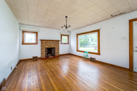 Photo of 20-24 N Eisenhower Drive, Edinburgh, IN