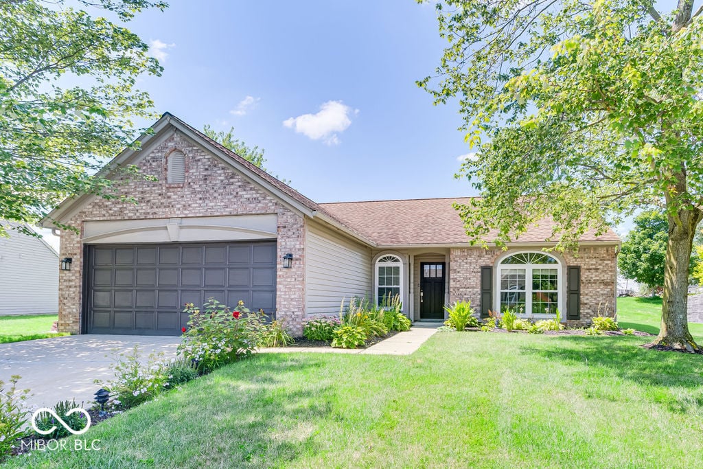 Photo of 13144 Summerwood Lane, Fishers, IN