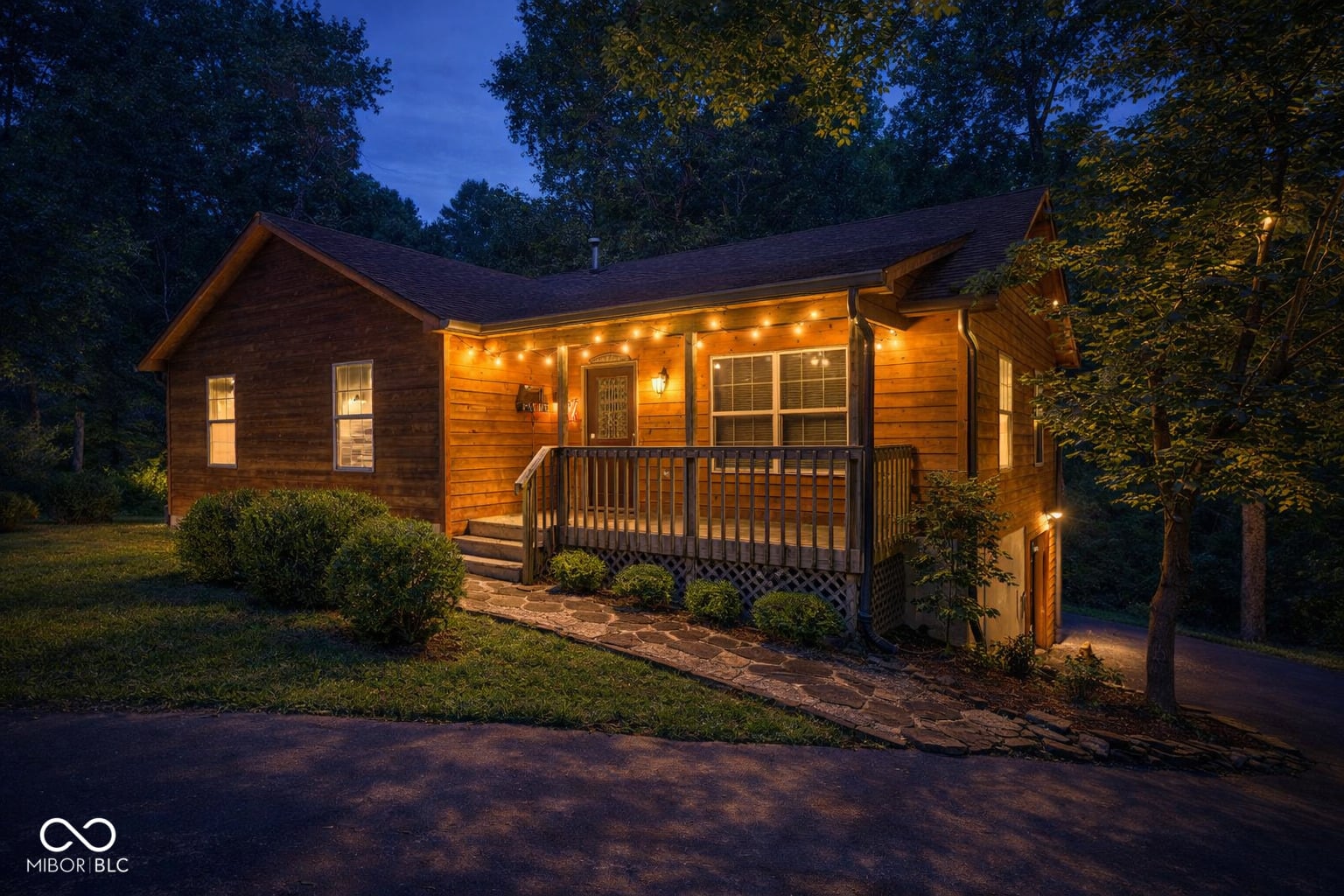 Side exterior at 8157 Center Lake Road, Nineveh, IN