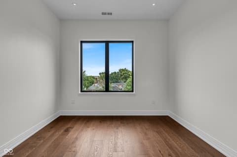 Photo of 877 N East Street, Indianapolis, IN
