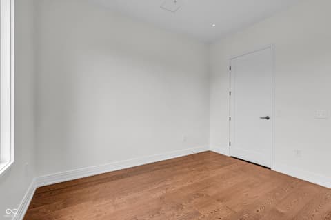 Photo of 877 N East Street, Indianapolis, IN