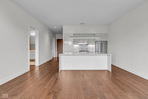 Photo of 877 N East Street, Indianapolis, IN