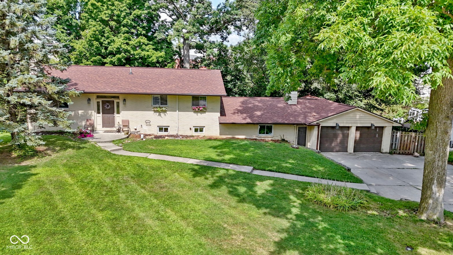 Photo of 110 Beechmont Drive, Carmel, IN