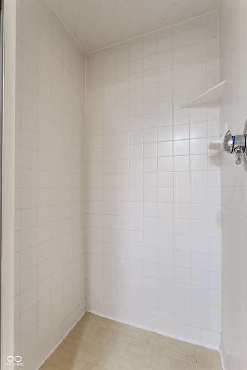 Photo of 3674 E Carmel Drive, Carmel, IN