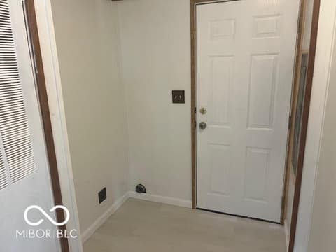 Laundry room at 6751 E Bayou Road, Darlington, IN
