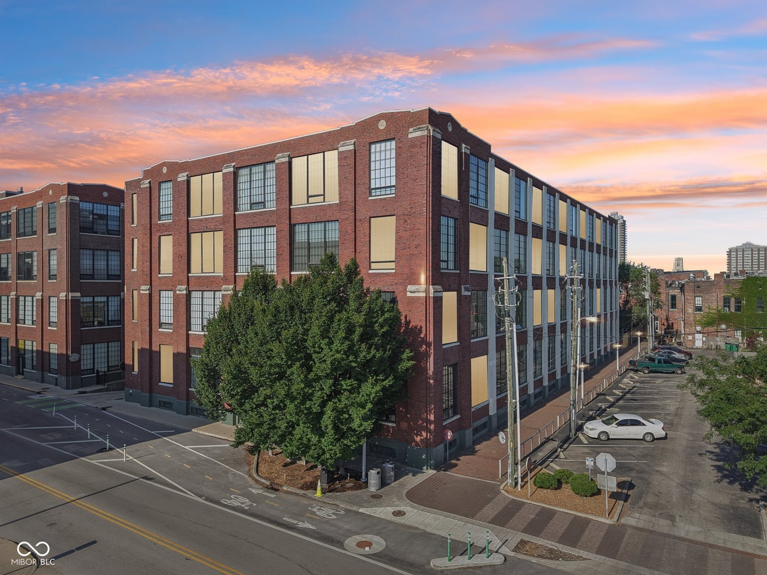 Photo of 624 E Walnut Street, Indianapolis, IN