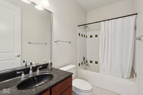 Photo of 624 E Walnut Street, Indianapolis, IN