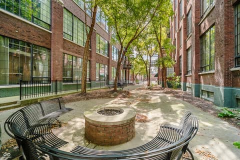 Photo of 624 E Walnut Street, Indianapolis, IN