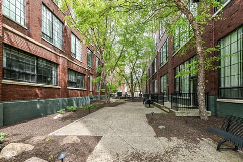 Photo of 624 E Walnut Street, Indianapolis, IN