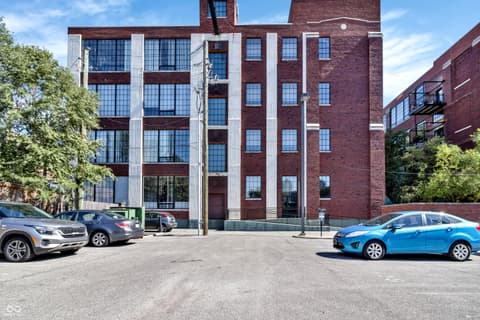 Photo of 624 E Walnut Street, Indianapolis, IN