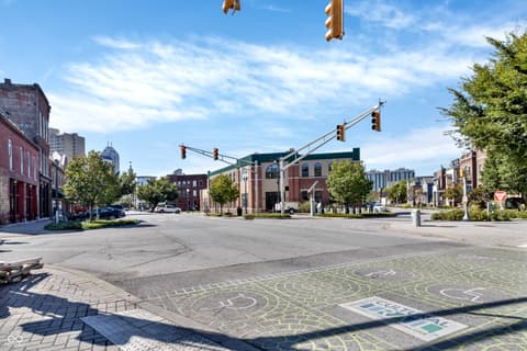 Photo of 624 E Walnut Street, Indianapolis, IN