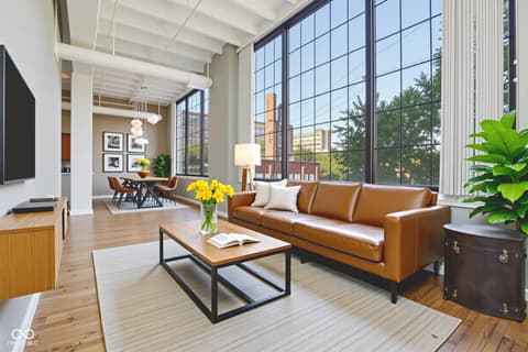 Photo of 624 E Walnut Street, Indianapolis, IN