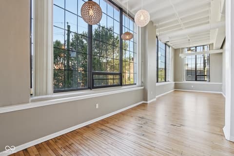 Photo of 624 E Walnut Street, Indianapolis, IN