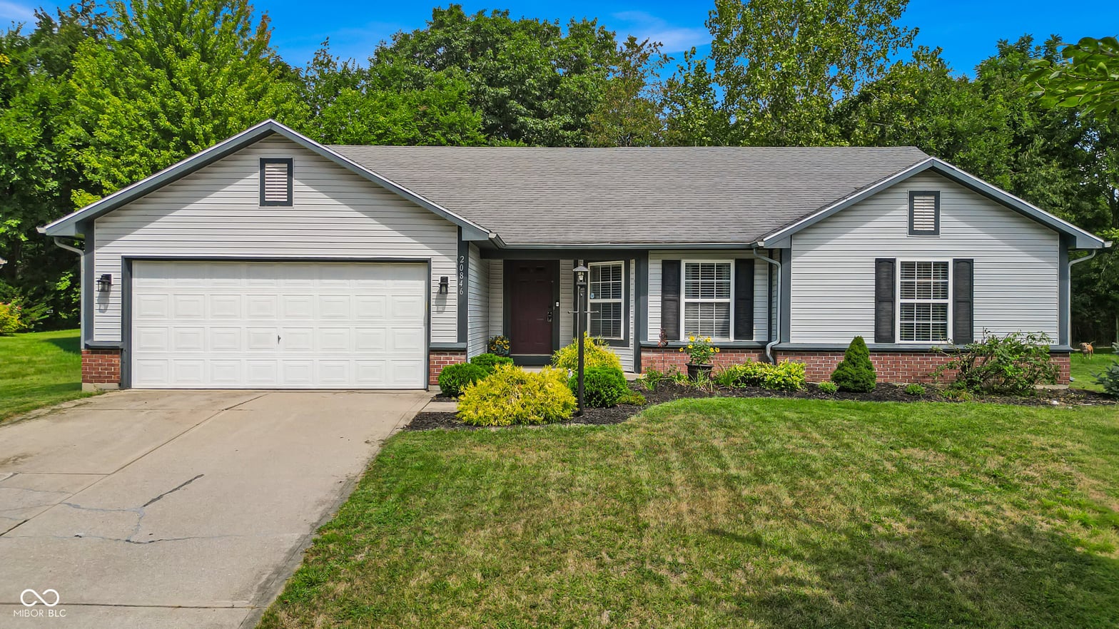 Front exterior at 20846 Summit Road, Noblesville, IN