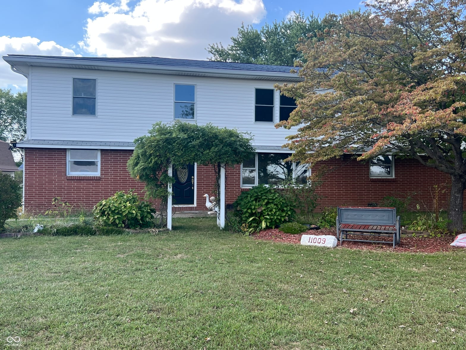 Photo of 11009 S County Road 300 W, Muncie, IN