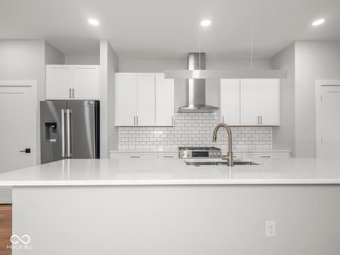 Photo of 319 E 16th Street, Indianapolis, IN