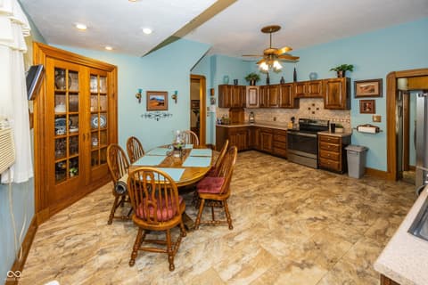 Photo of 116 W Main Street, Knightstown, IN