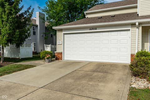 Garage at 16950 Fulton Place, Westfield, IN